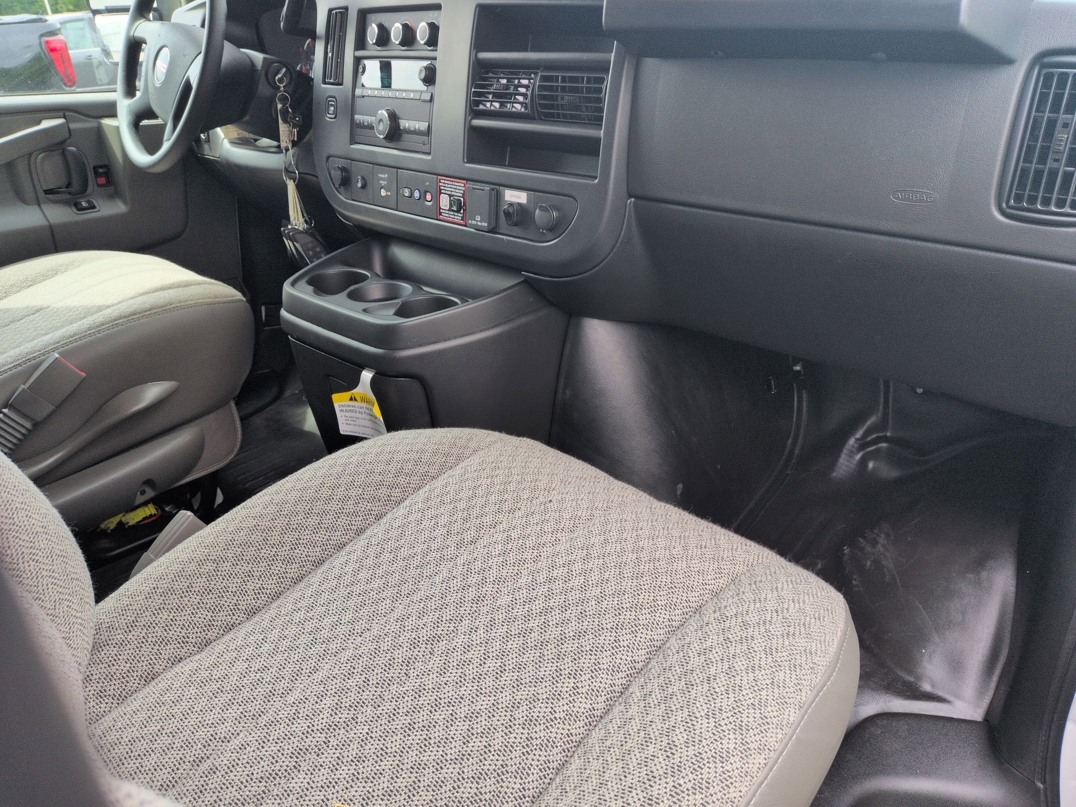 2026 GMC Savana Cutaway 3500 1WT