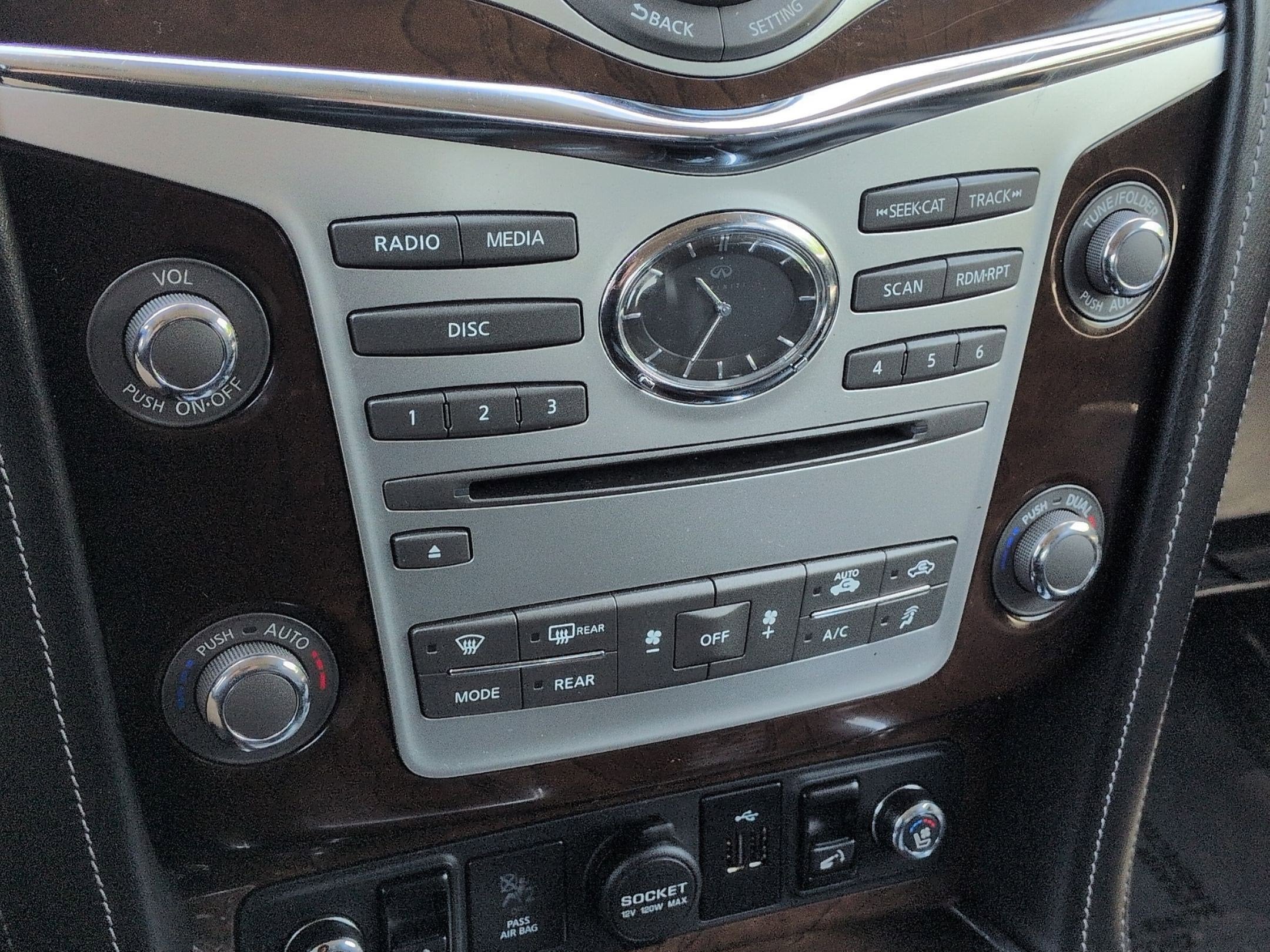 2019 INFINITI QX80 LUXE