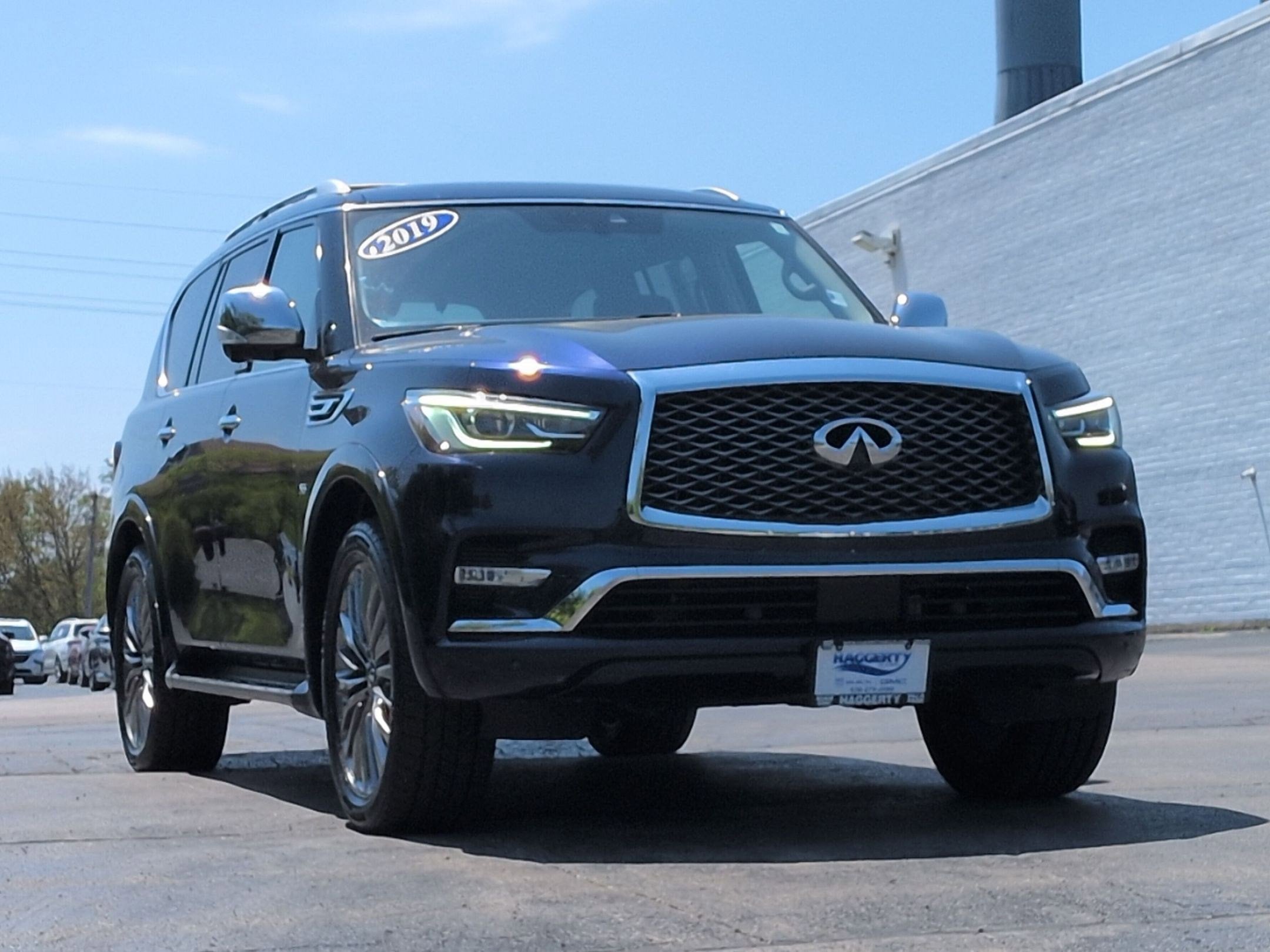 2019 INFINITI QX80 LUXE