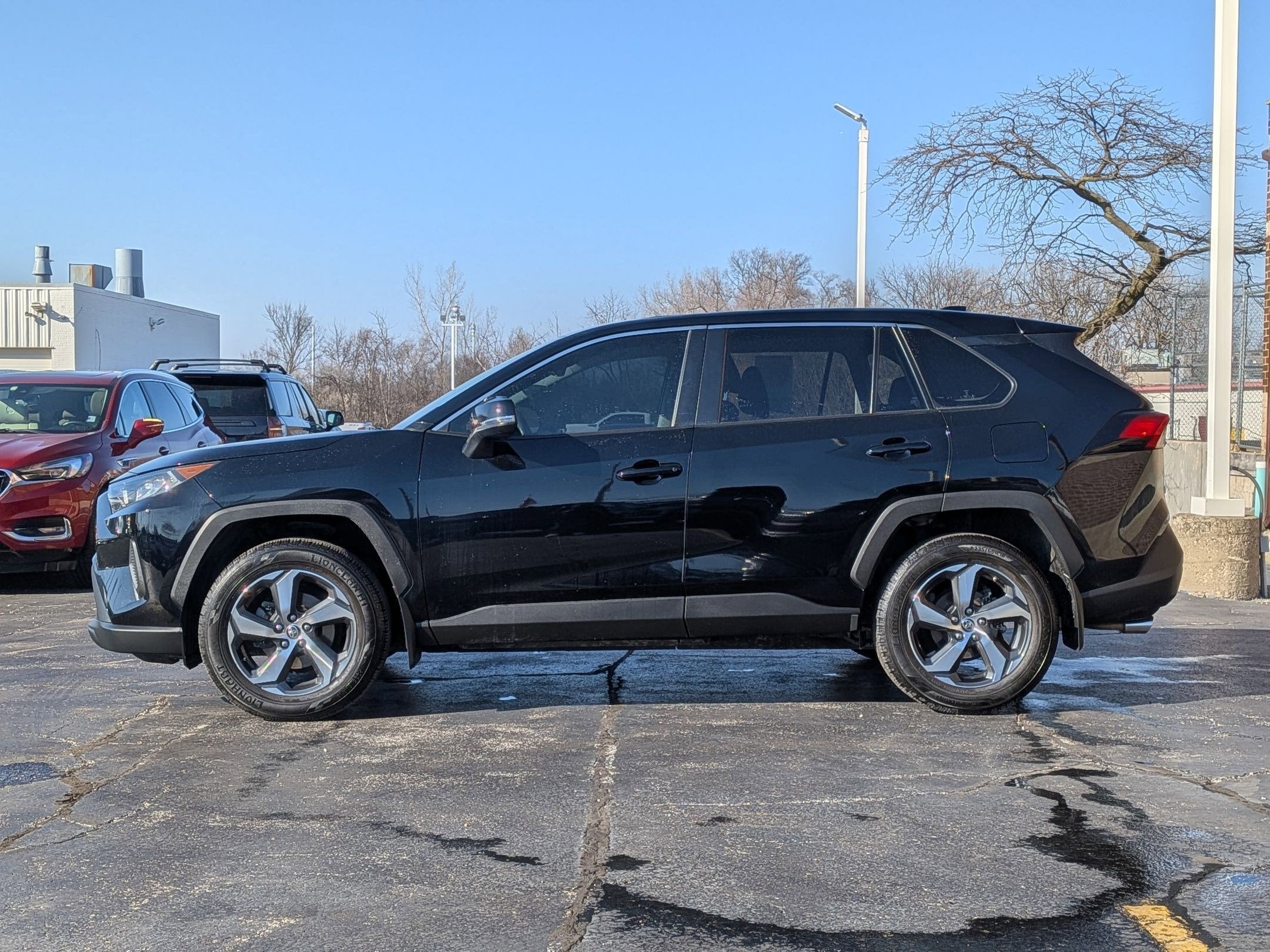 2022 Toyota RAV4 LE