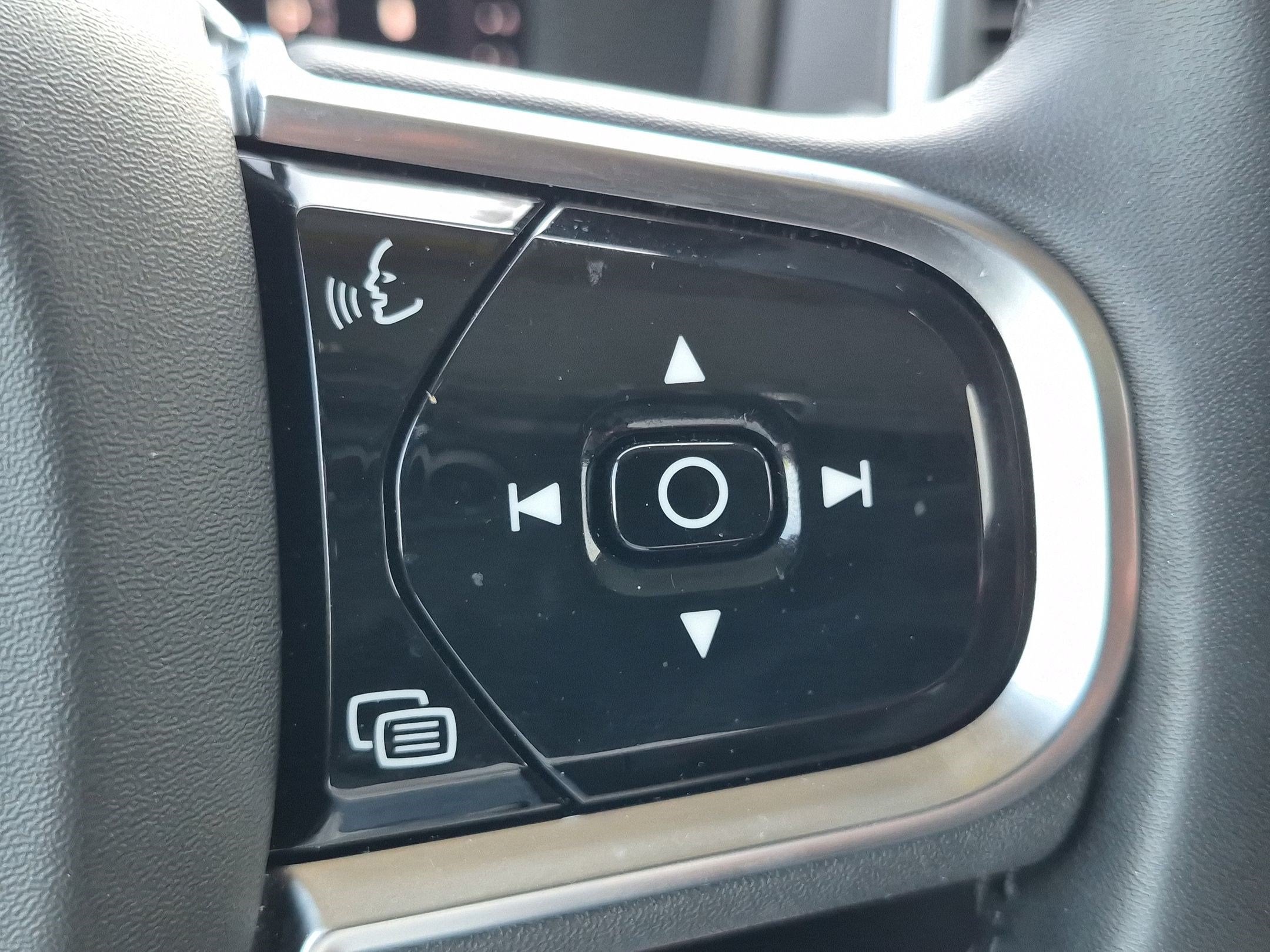 2024 Volvo XC90 B5 Core Bright Theme