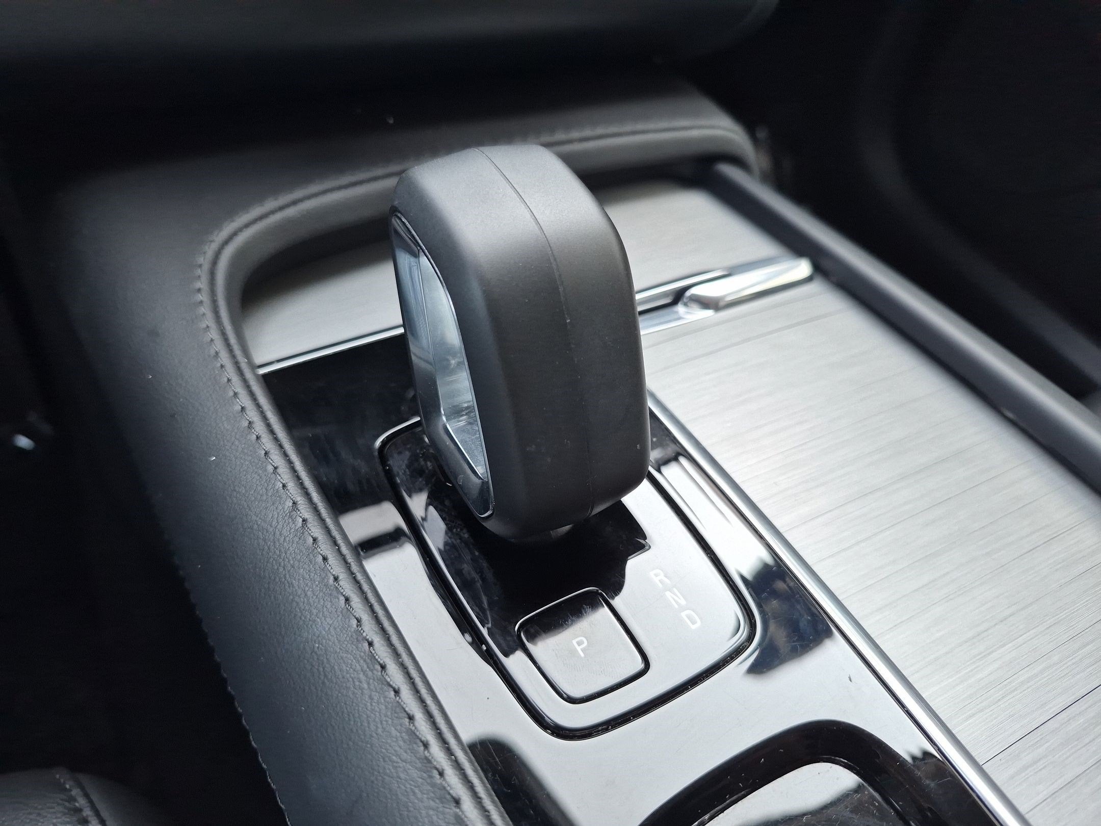 2024 Volvo XC90 B5 Core Bright Theme