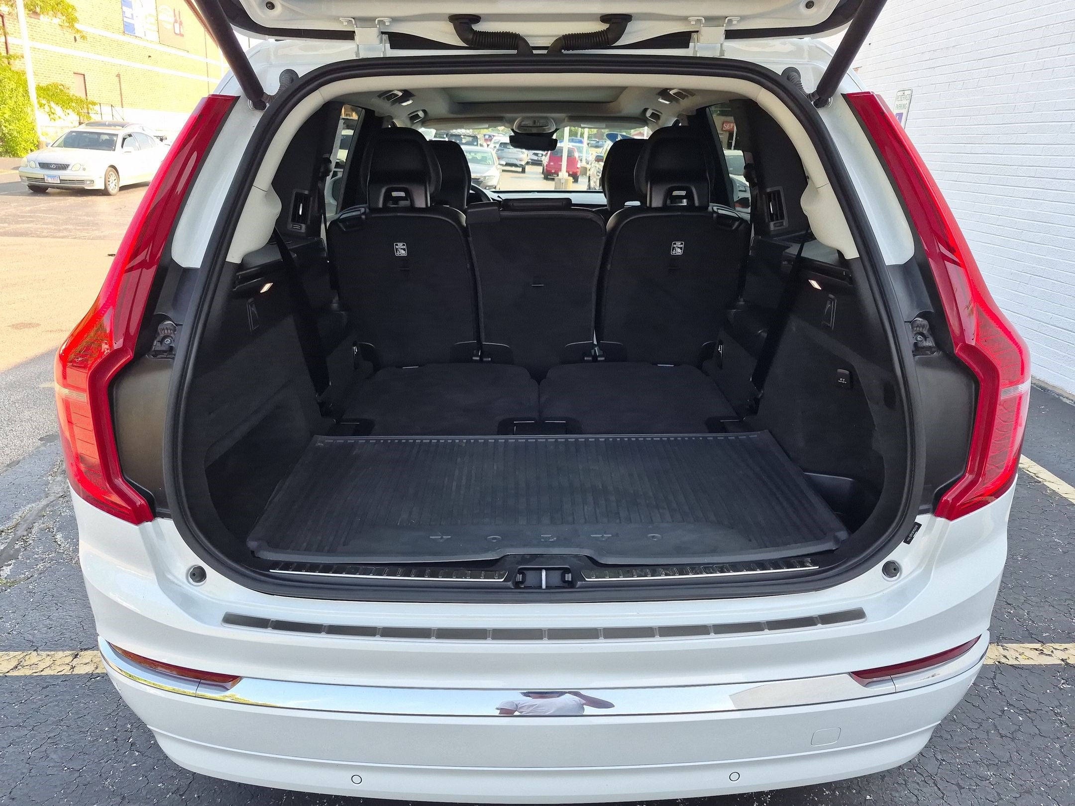 2024 Volvo XC90 B5 Core Bright Theme