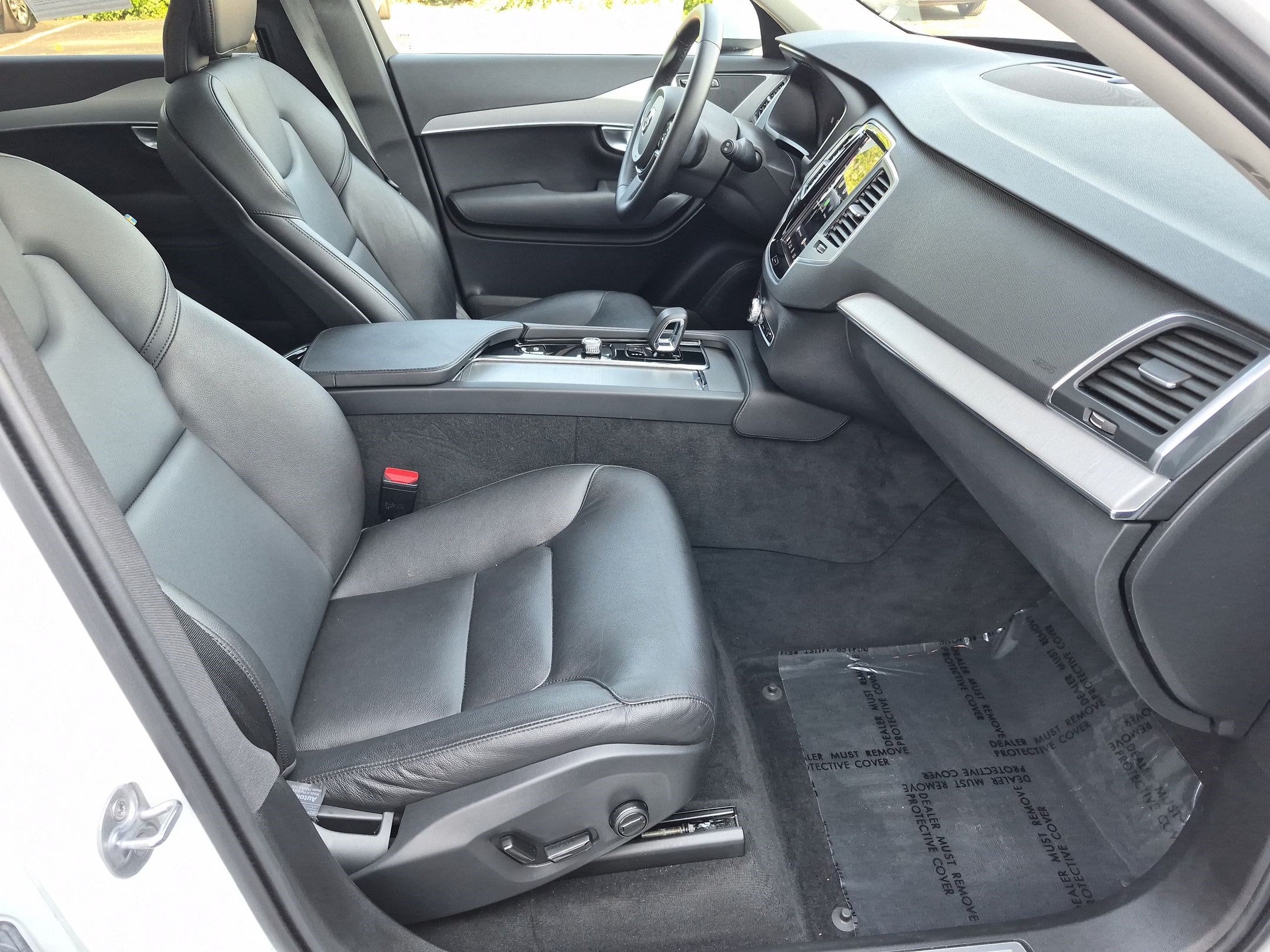 2024 Volvo XC90 B5 Core Bright Theme