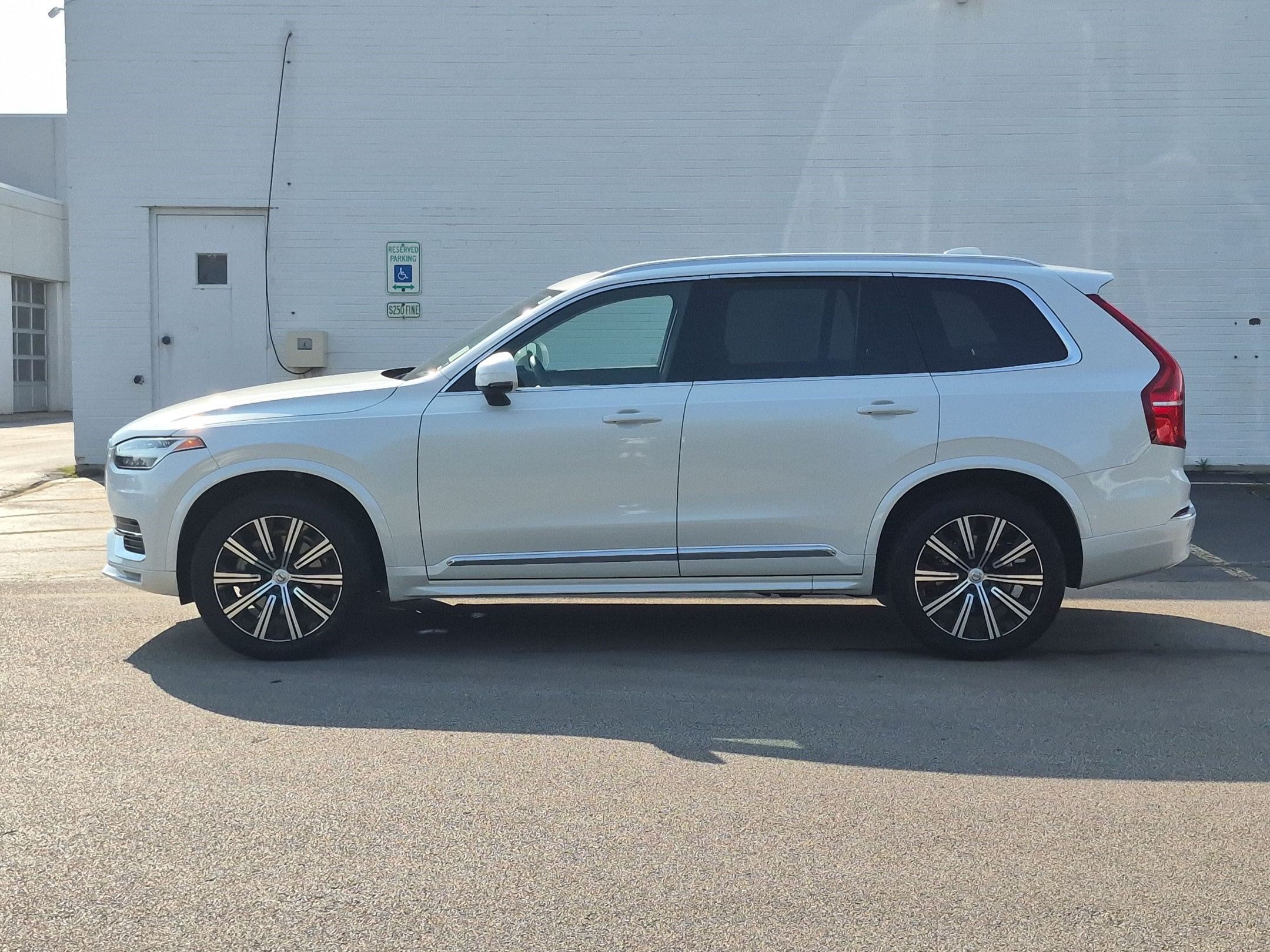 2024 Volvo XC90 B5 Core Bright Theme